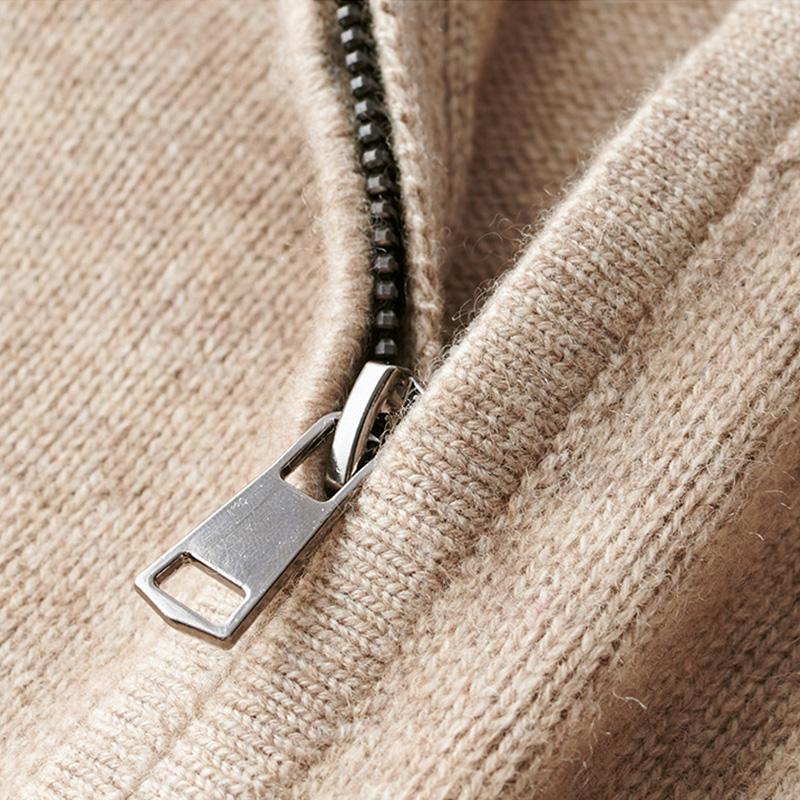 Jonas – Den Tidløse Sweater med Lynlås og Komfort