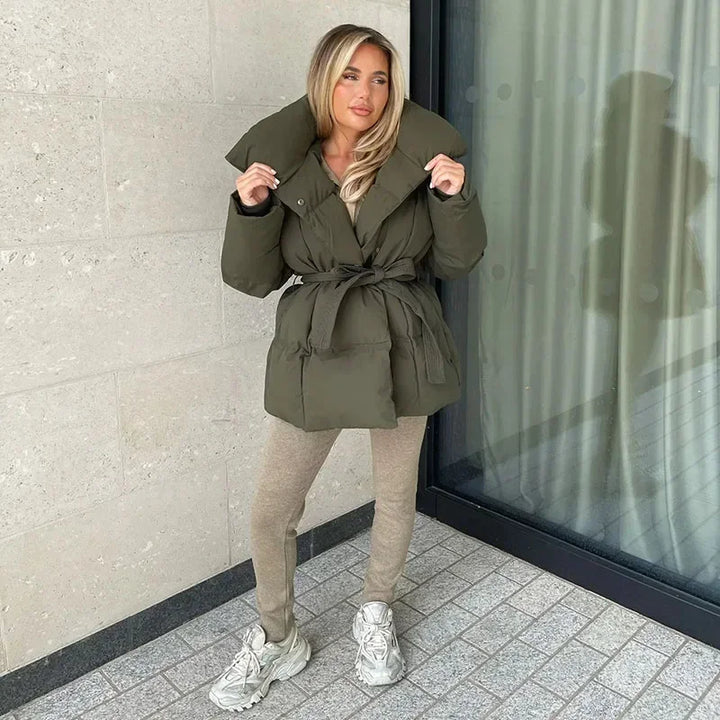 Alma – Den Polstrede Jakke med Stil og Vintervarme