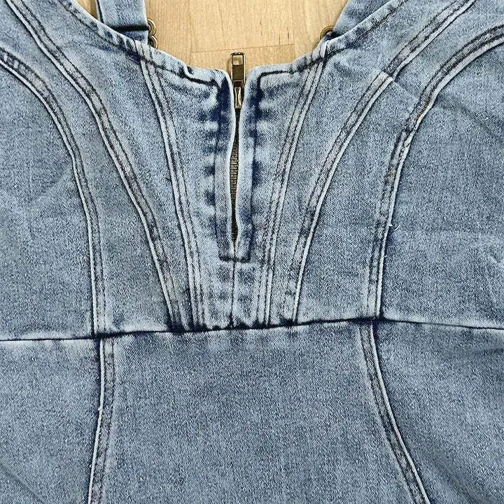Stella – Den Figursyede Denimkjole med Kant