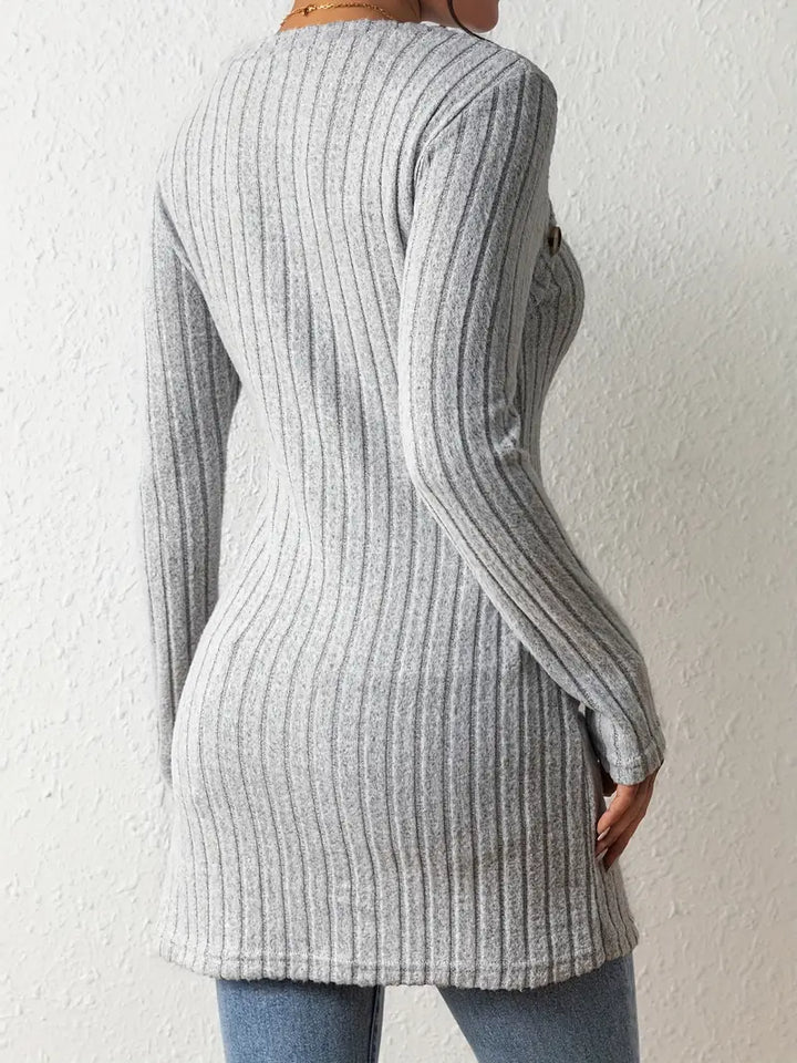 Elina – Den Sofistikerede Sweater med Knapdetaljer