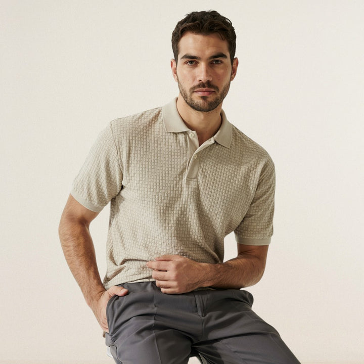 Lukas – Den Moderne Polo med Struktur